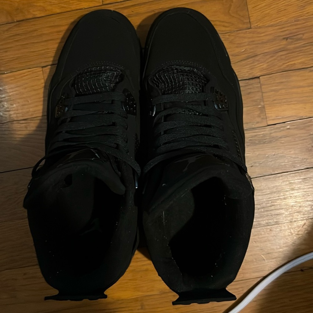 Blact cat 4s
